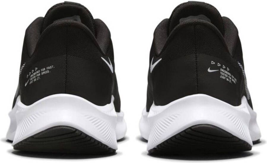 Nike Quest 4 Sportschoenen Mannen zwart wit