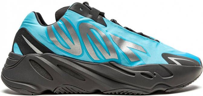 Adidas Yeezy 700 MNVN "Bright Cyan" sneakers Blauw