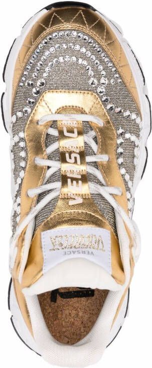 Versace Sneakers verfraaid met kristallen Goud