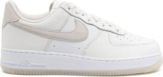 Nike Air Force 1 '07 LV8 leather sneakers Wit