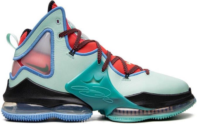 Nike LeBron 19 high-top sneakers Blauw