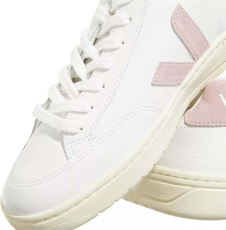 Veja Sneakers V-12 in poeder roze