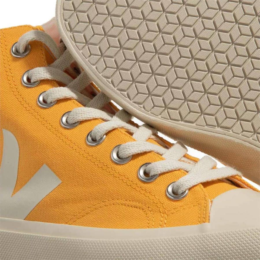 Veja Sneakers Wata II Canvas in oranje