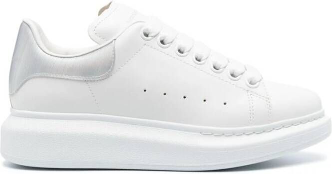 Alexander mcqueen Witte Zilveren Sneakers met Geperforeerde Details White Dames