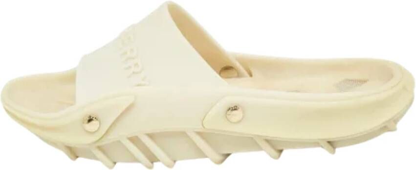 Burberry Vintage Pre-owned Rubber flats Beige Dames