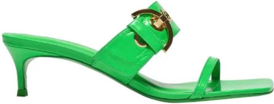 By FAR Krokodil-geëmbosseerde leren sandalen Green Dames