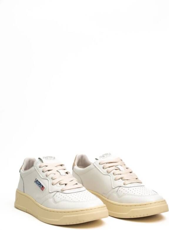 Autry Witte Leren Sneakers met Gouden Accenten White Dames