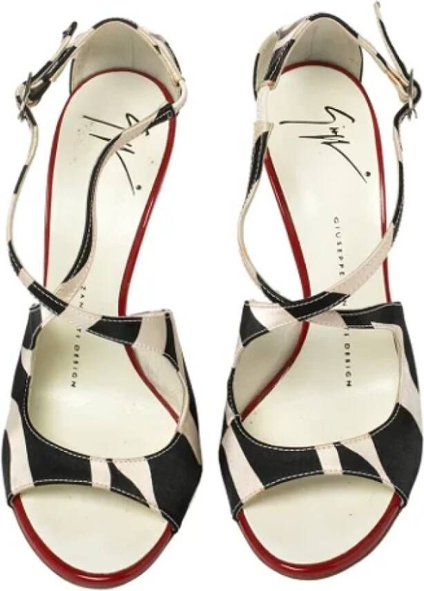 Giuseppe Zanotti Pre-owned Satin sandals White Dames