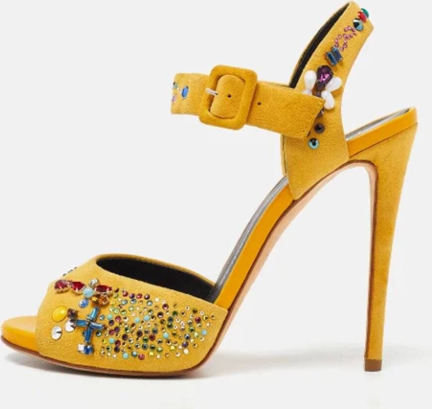 Giuseppe Zanotti Pre-owned Suede sandals Yellow Dames