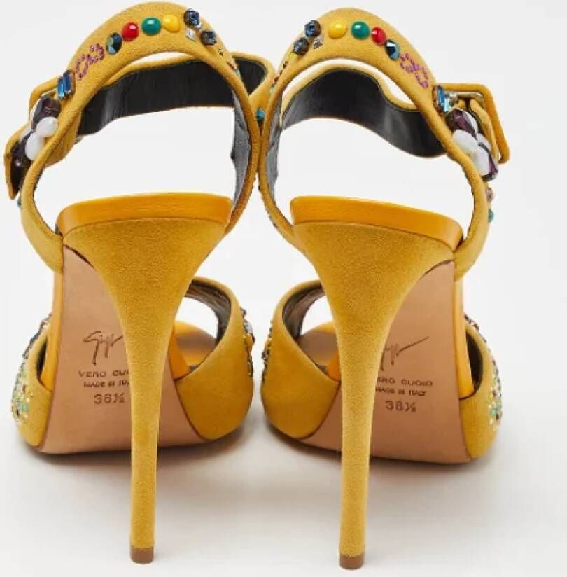Giuseppe Zanotti Pre-owned Suede sandals Yellow Dames