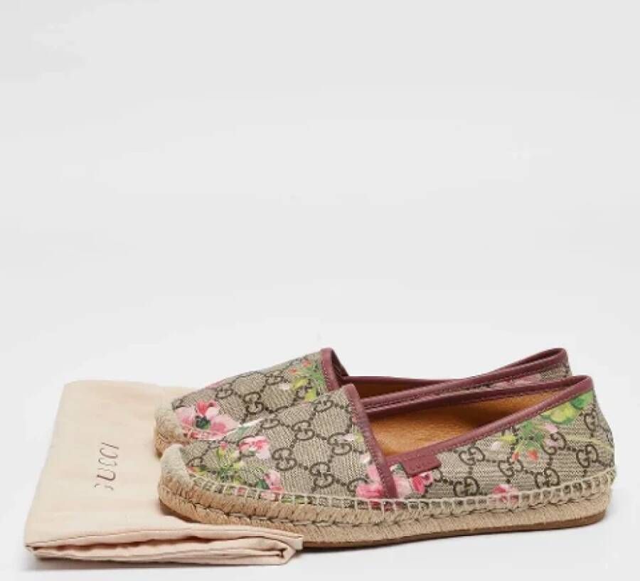 Gucci Vintage Pre-owned Coated canvas flats Beige Dames