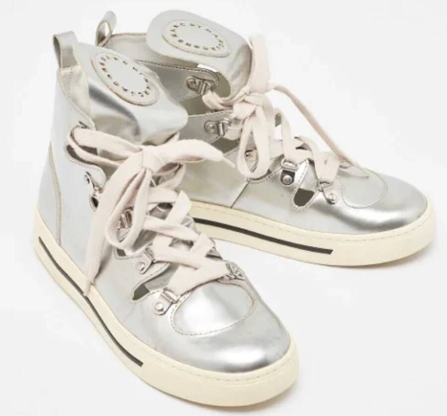 Marc Jacobs Pre-owned Fabric sneakers Gray Dames