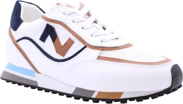 Nathan-Baume Stijlvolle Sneakers voor Moderne Man White Heren
