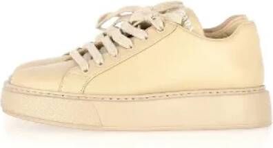 Prada Vintage Pre-owned Leather sneakers Yellow Dames