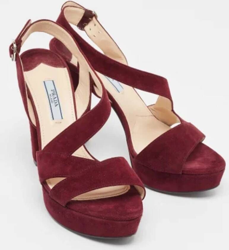 Prada Vintage Pre-owned Suede sandals Red Dames
