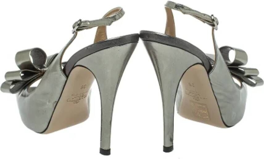 Valentino Vintage Pre-owned Leather heels Gray Dames