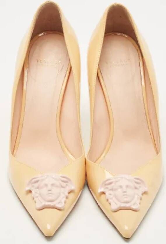 Versace Pre-owned Leather heels Beige Dames