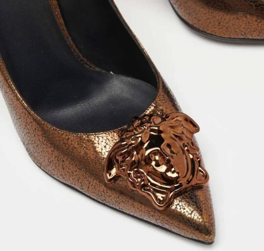 Versace Pre-owned Leather heels Brown Dames