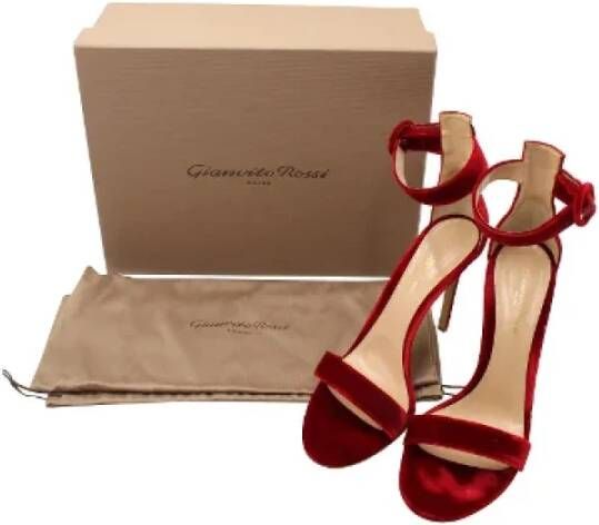 Gianvito Rossi Pre-owned Velvet heels Red Dames