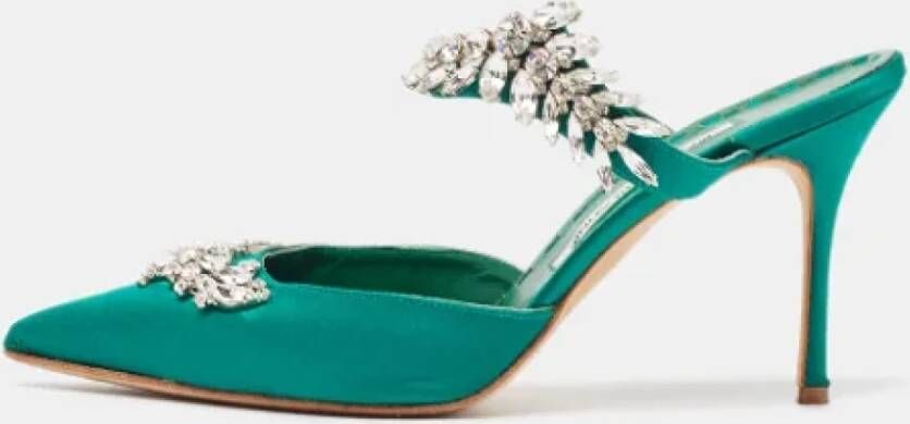 Manolo Blahnik Pre-owned Satin sandals Green Dames