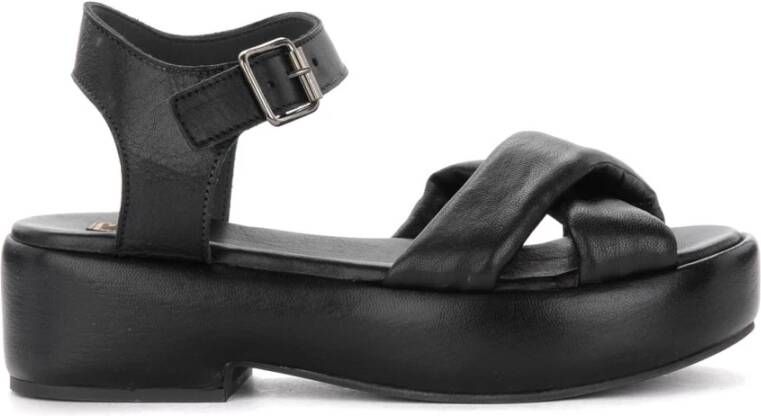 Moma Zwarte leren sleehak sandaal met enkelbandje Black Dames