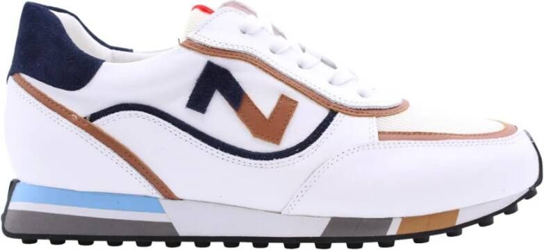 Nathan-Baume Stijlvolle Sneakers voor Moderne Man White Heren