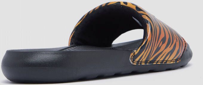 Nike Victori One Slippers met print voor dames Zwart - Foto 12