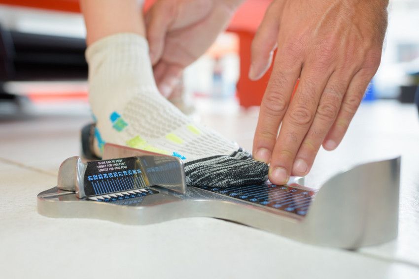 Wat zijn goede schoenen voor brede voeten?