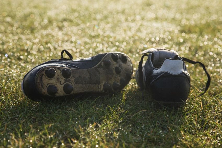 Hoe doe je het onderhoud van voetbalschoenen? - Blog - Schoenen.nl