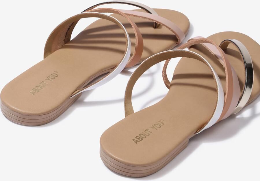 ABOUT YOU Teenslipper 'FLORENTINE' poederroze