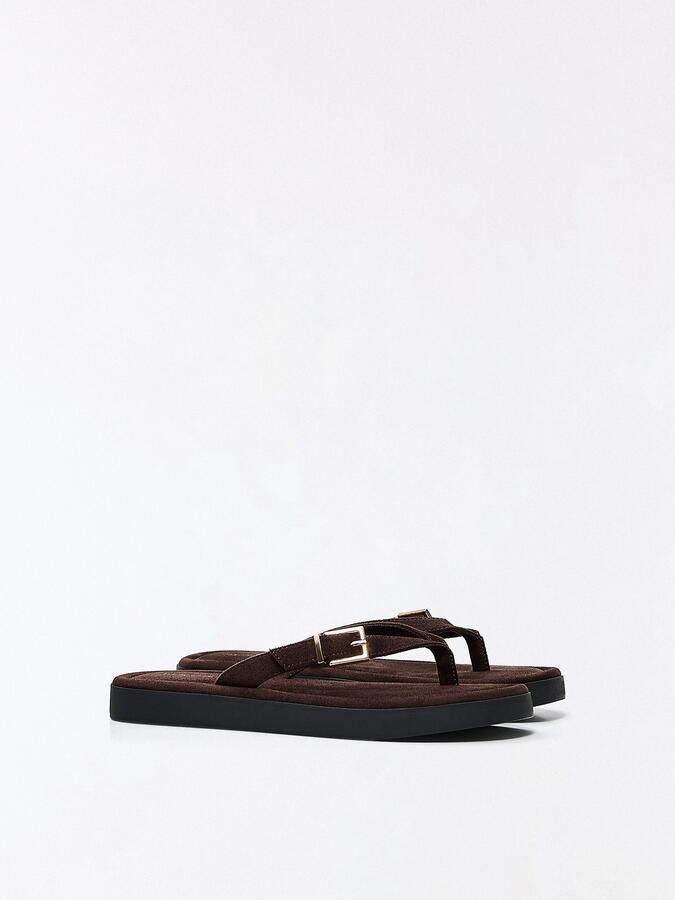 Bershka Teenslipper chocoladebruin - Foto 3