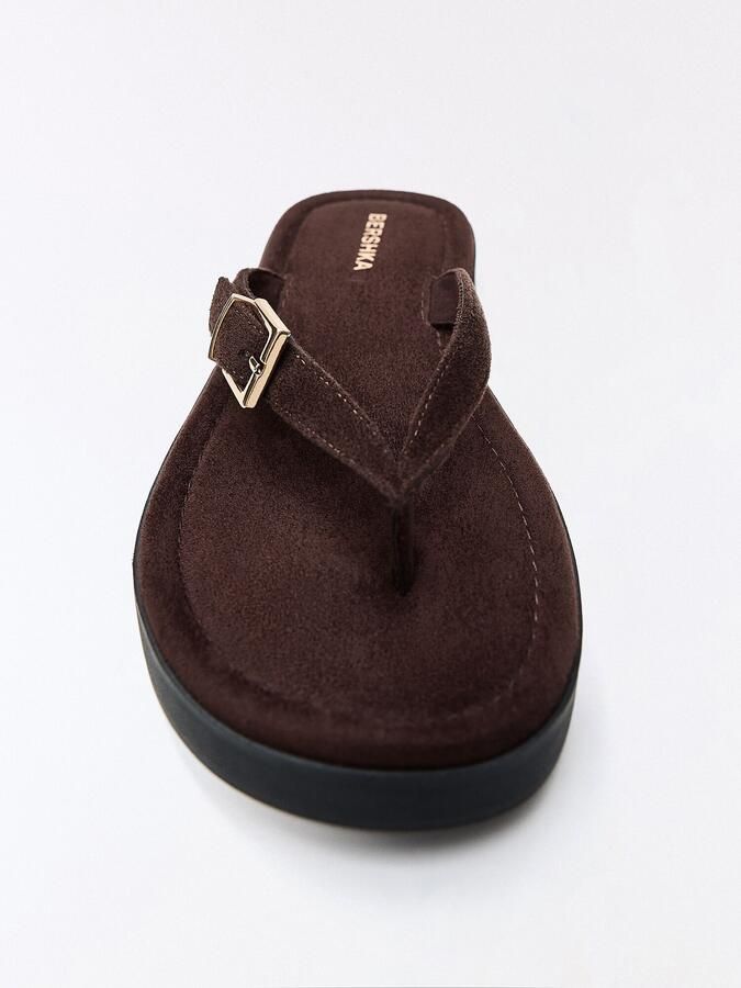 Bershka Teenslipper chocoladebruin - Foto 4