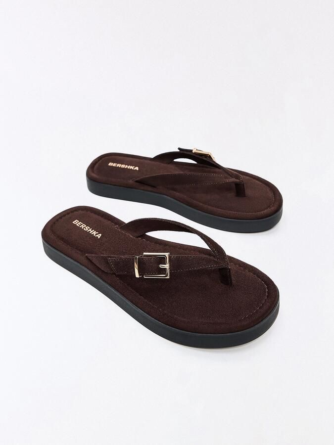 Bershka Teenslipper chocoladebruin - Foto 5