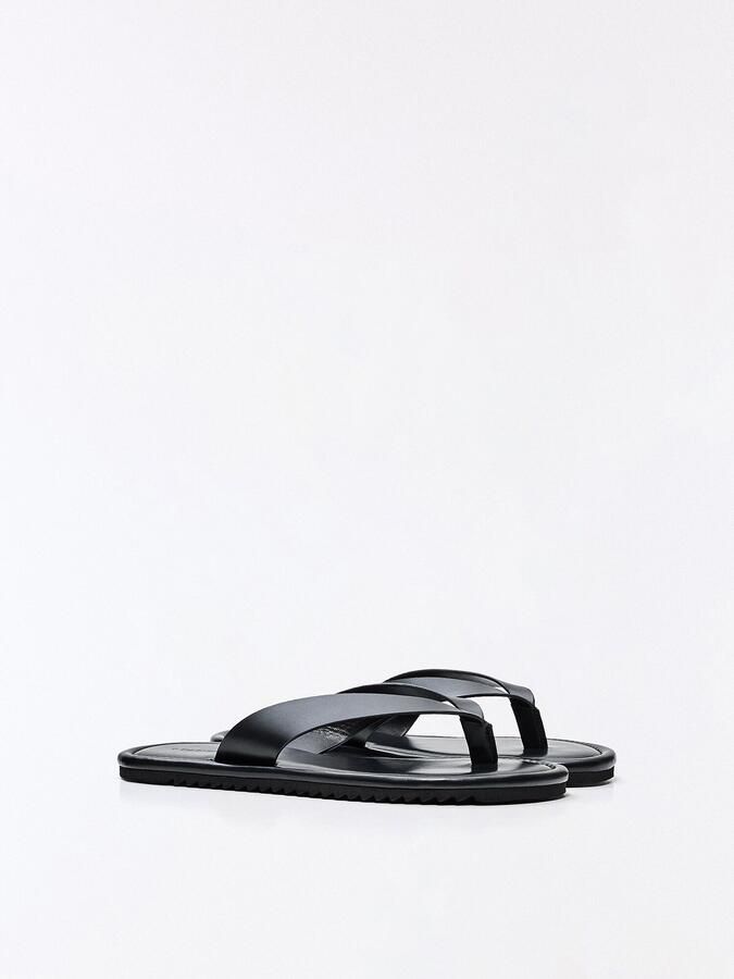 Bershka Teenslippers zwart - Foto 3