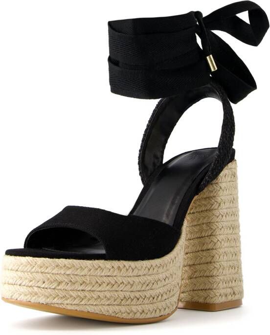 Bershka Pumps met hoge voorkant