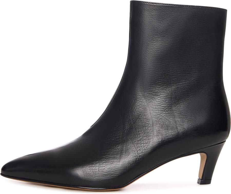 Cesare Gaspari Sleek Puntige Enkellaars met Kittenhak
