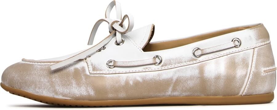 Cesare Gaspari Klassieke Loafers van versleten leer met wit effect