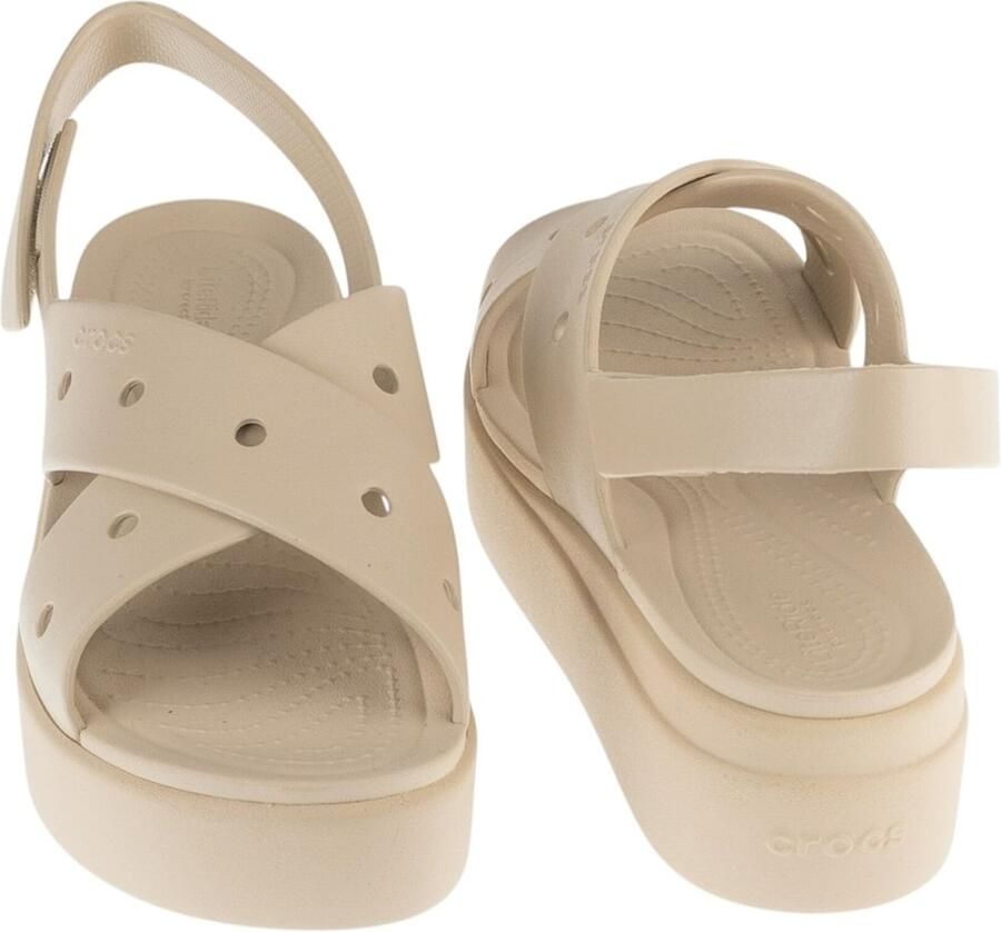 Crocs Brooklyn 4U Cross Strap damessandalen lichtgewicht en comfortabel (model 212254) - Foto 3