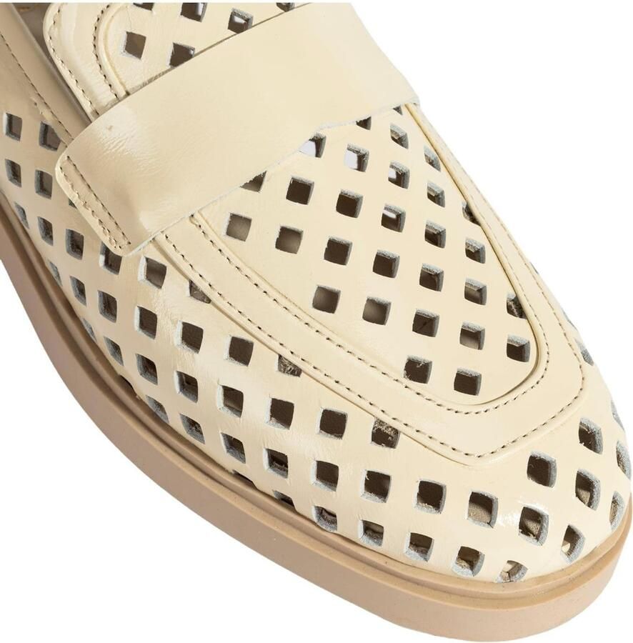 DESA Lage schoen Imitatieleer Beige Vrouwen Schoenpunt: Nez carré