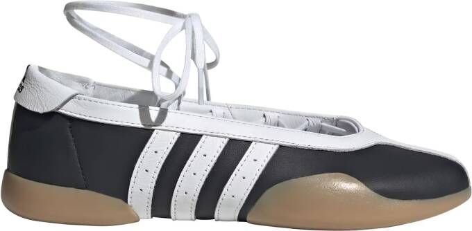 adidas Originals Ballerina met riempjes 'Taekwondo Mei'