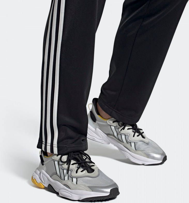 adidas Originals Sneakers laag 'OZWEEGO'