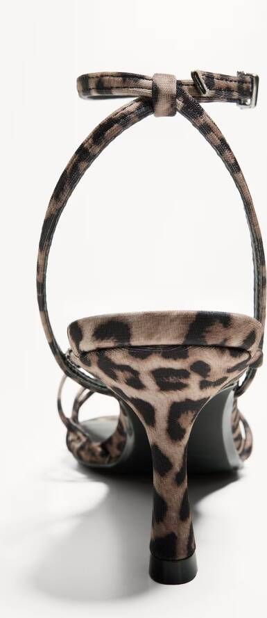 Bershka Sandalen met riem