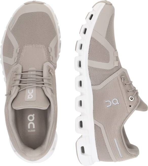 On Sneakers laag