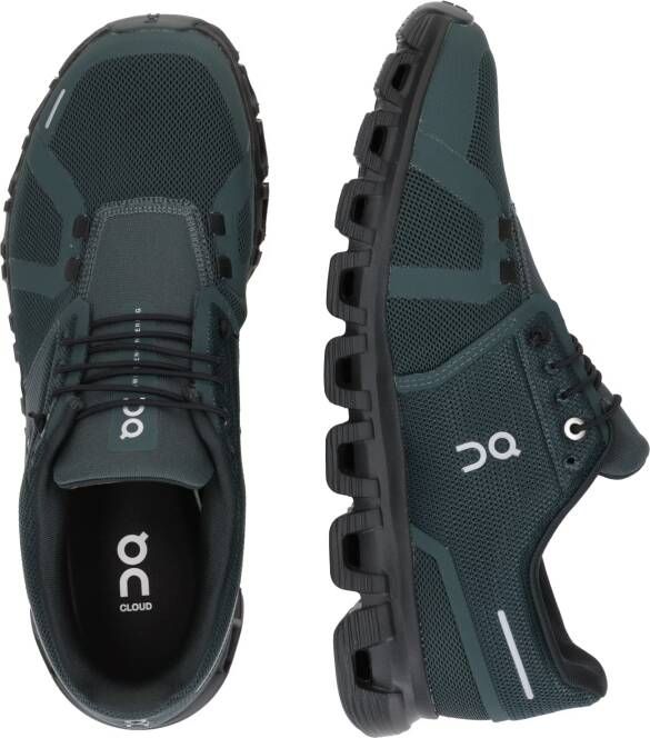 On Sneakers laag