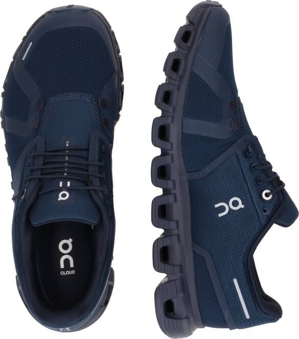 On Sneakers laag