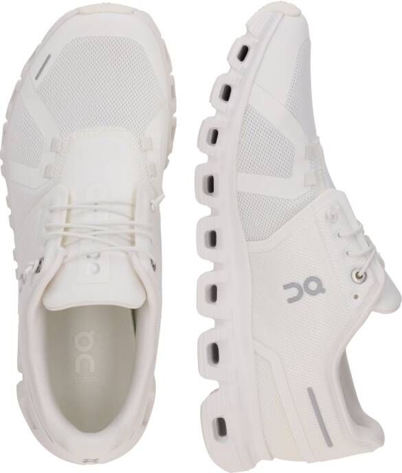On Sneakers laag