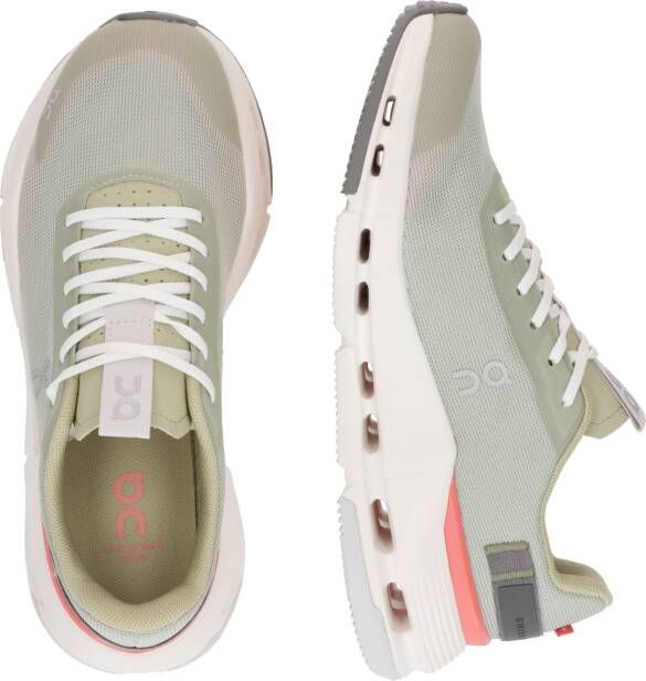 On Sneakers laag 'Cloudnova Form 2'