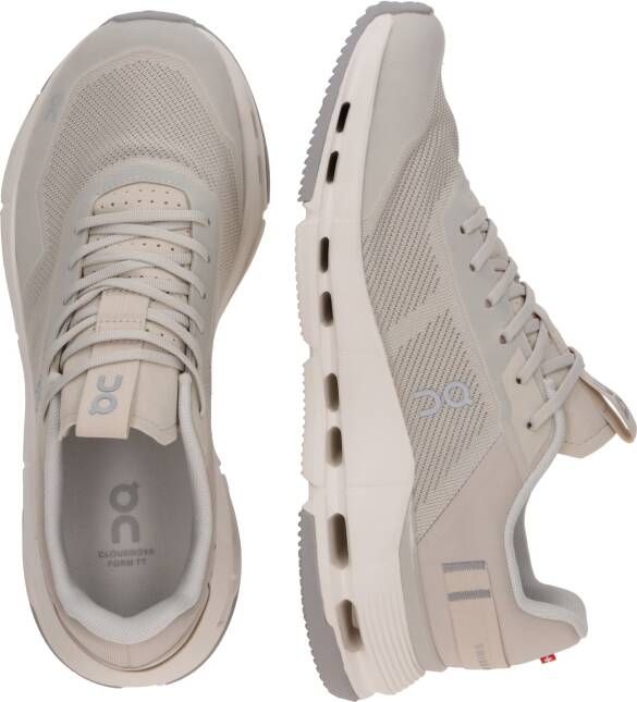 On Sneakers laag 'Cloudnova Form 2'