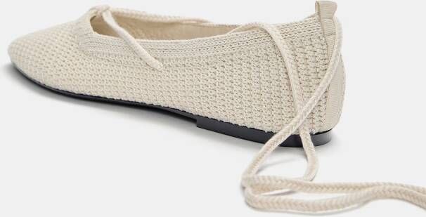 Pull&Bear Ballerina met riempjes
