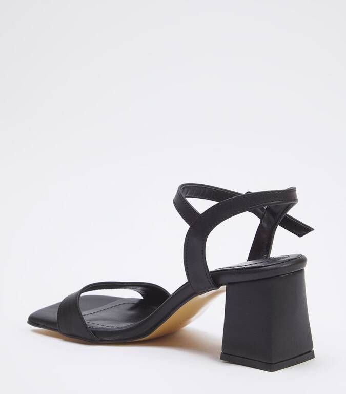 Trendyol Sandalen met riem